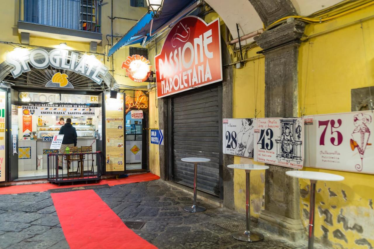 Baubo Sulla Via Dei Presepi By Napoliapartments Екстер'єр фото